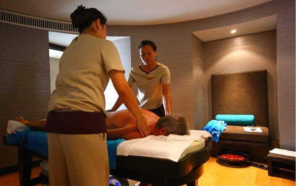 Full Body Massage Parlour Lal Darwaza 9758811755.